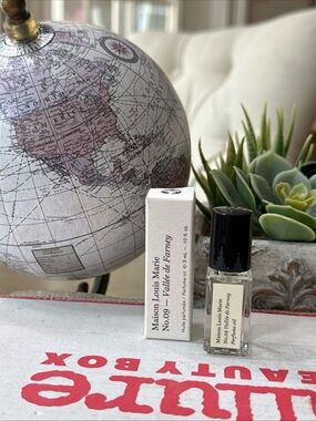 Maison Louis Marie No.09 Vallee de Farney 3mL/0.1oz Perfume Oil Mini NEW In Box
